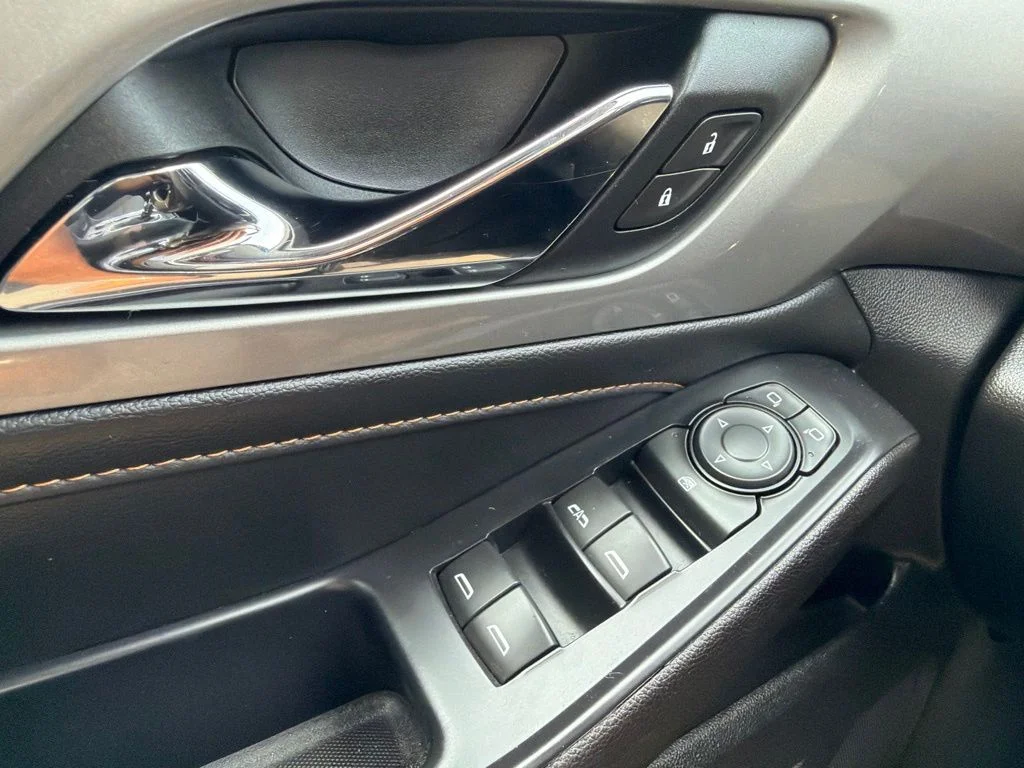 Used 2021 Gray Chevrolet LT image 28