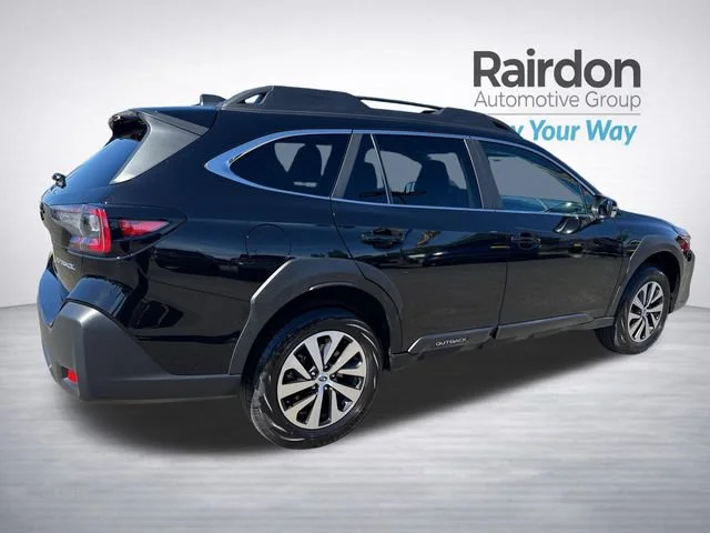 Used 2023 Crystal Black Silica Subaru Premium image 7