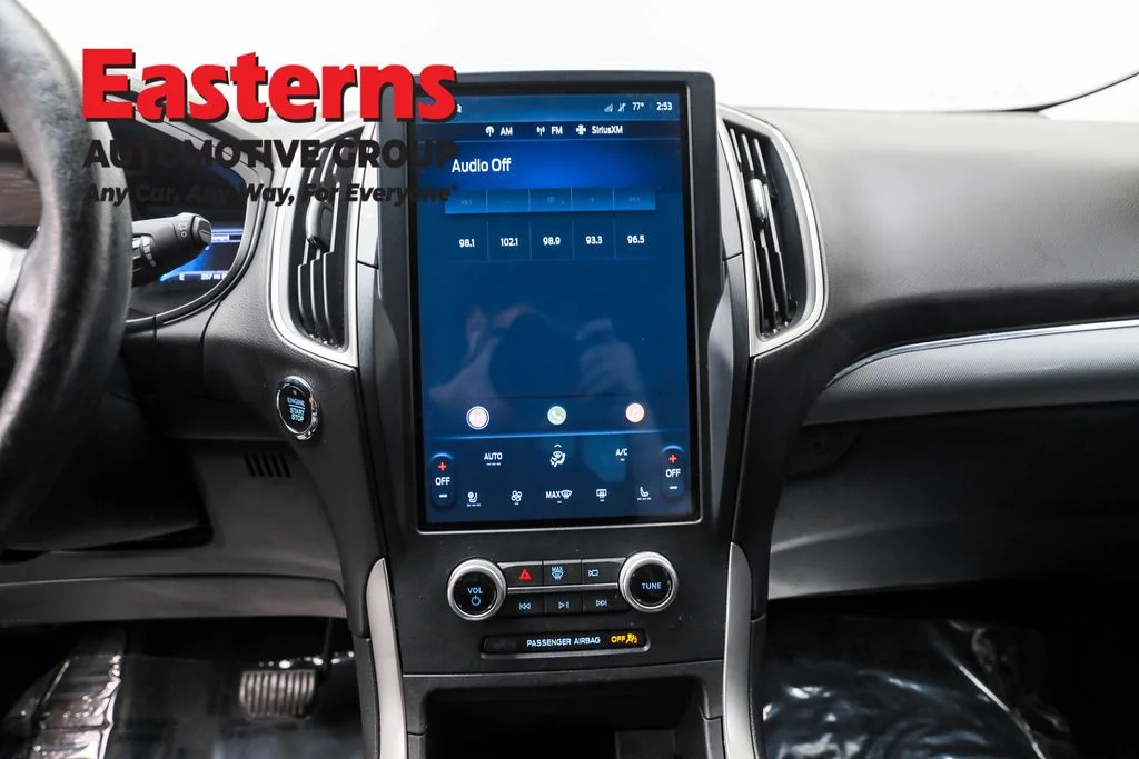 Used 2022 Black Ford SEL image 12