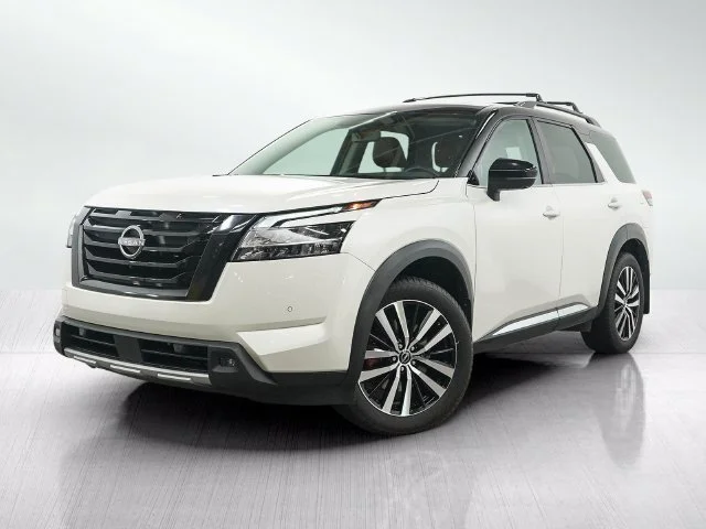 Used 2024  Nissan Platinum image 1