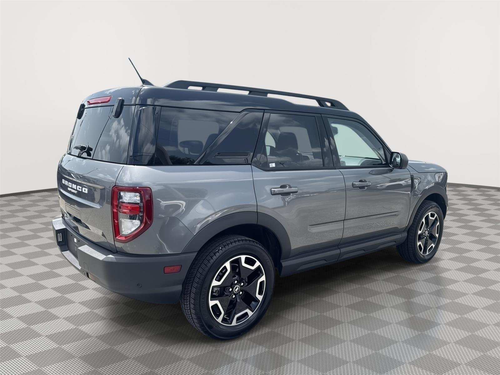 Used 2023 Carbonized Gray Ford Outer Banks image 4