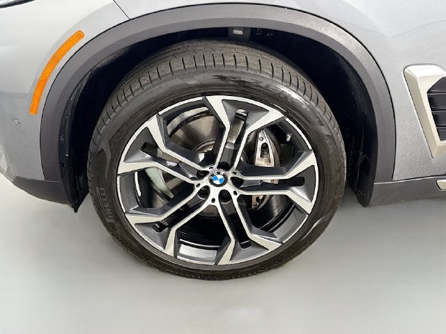 Used 2024 Skyscraper Grey Metallic BMW sDrive40i image 34