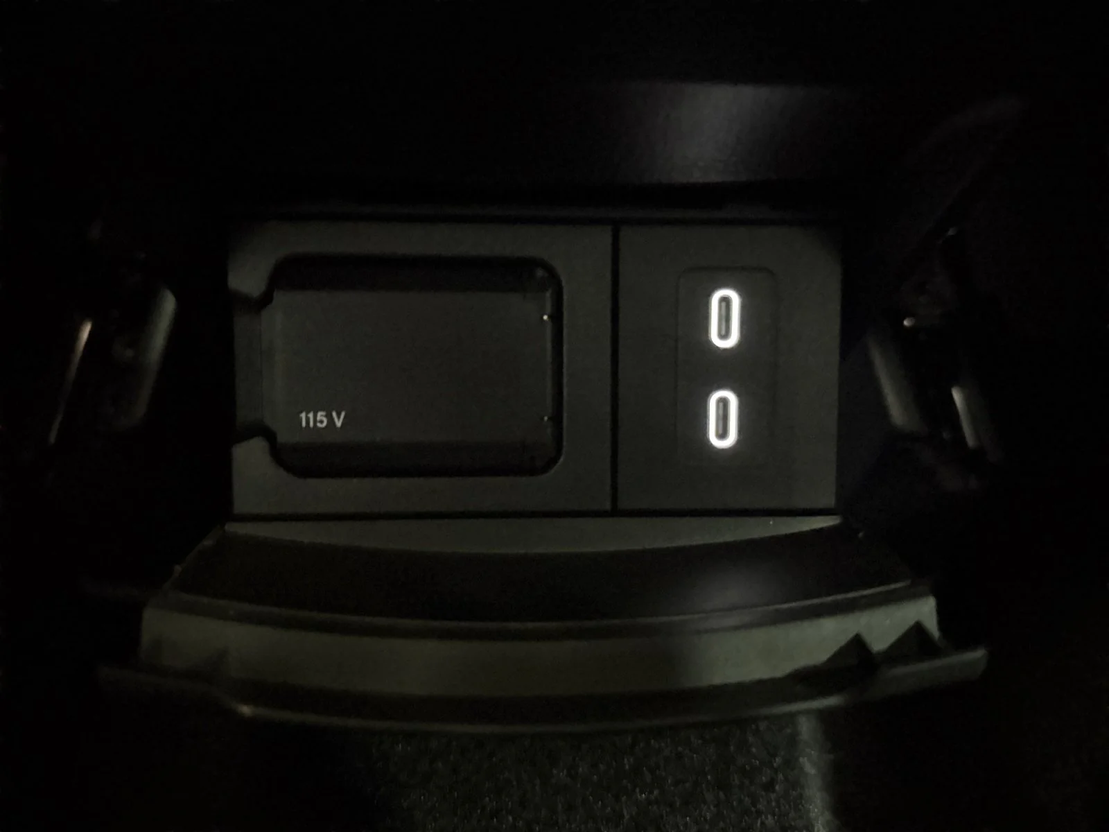 Used 2026 Black Mercedes-Benz GLB 250 image 22