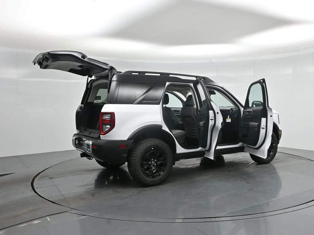 New 2026 Oxford White Ford Badlands image 5