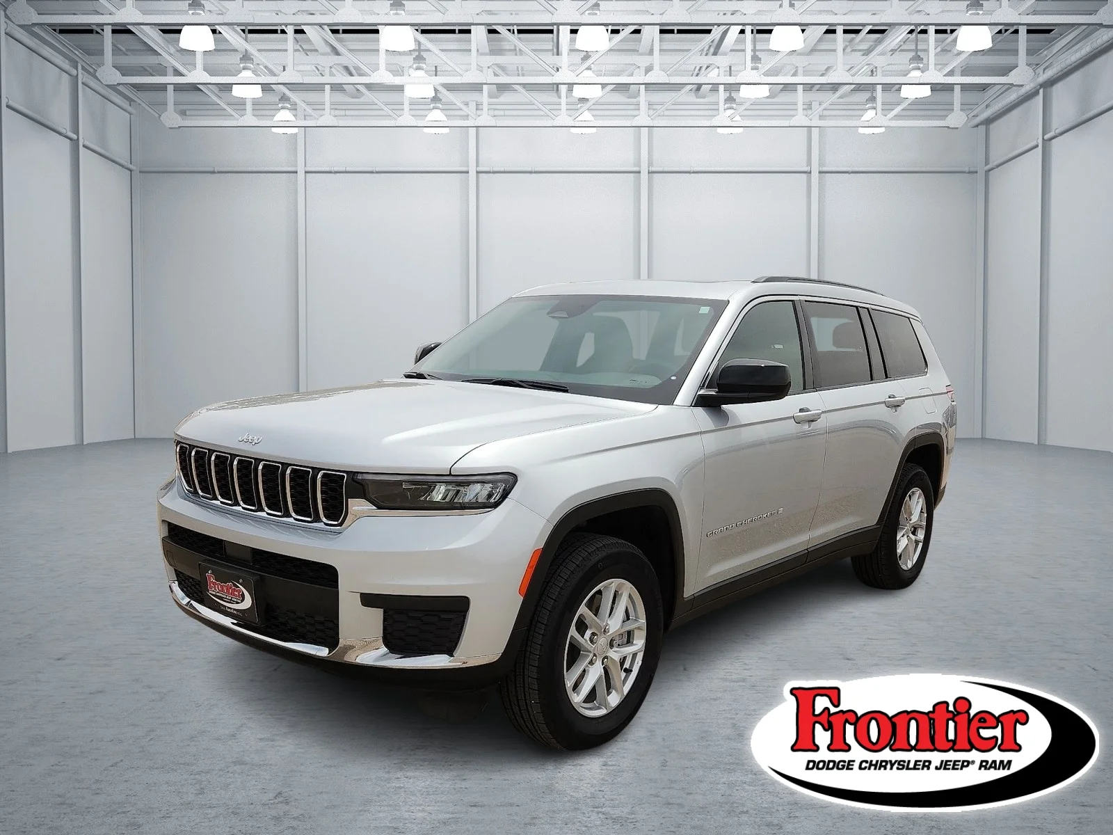 New 2025 Silver Zynith  Paint Jeep L LAREDO X 4X4 image 1