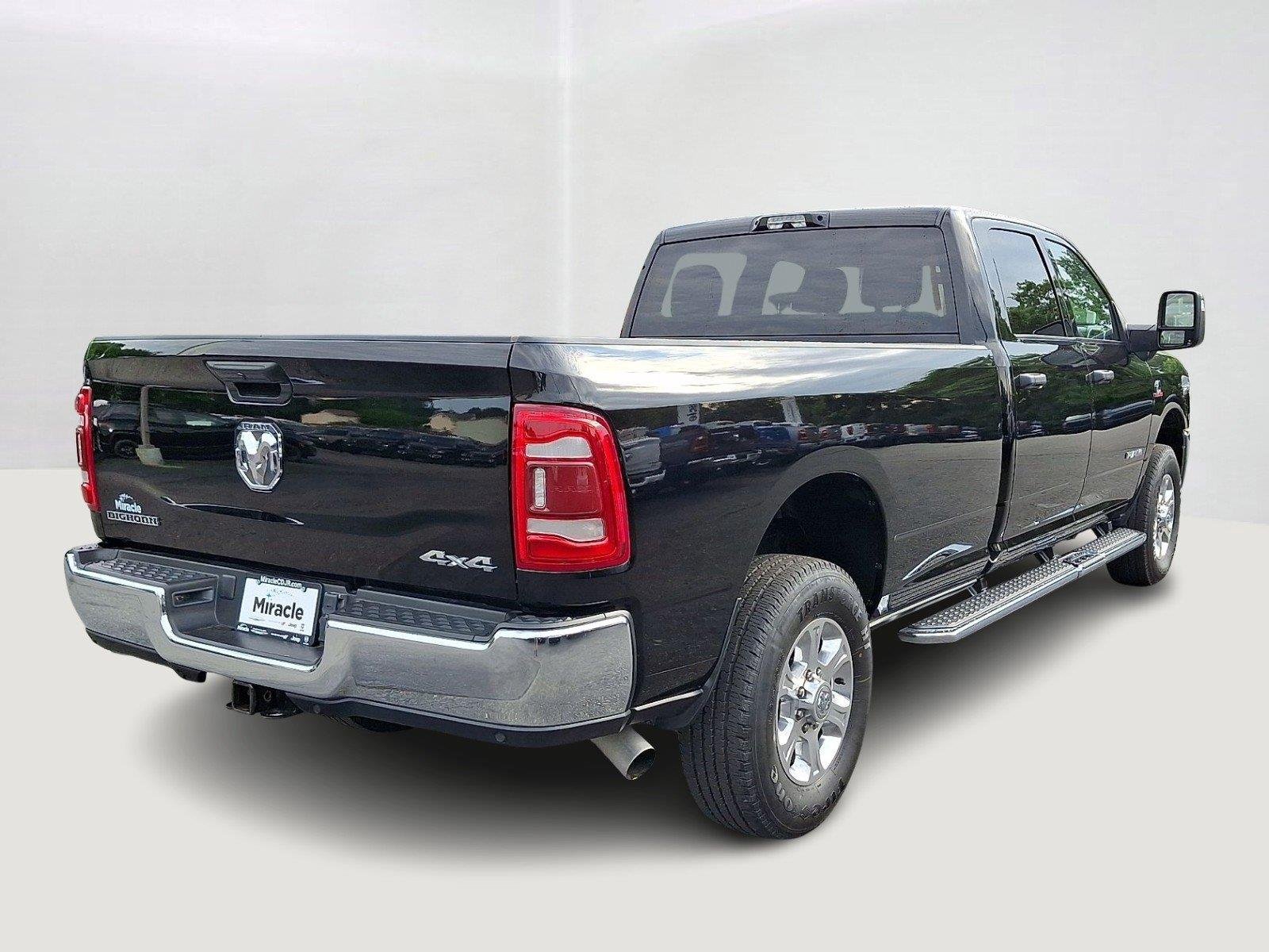 Certified Used 2024 Diamond Black Crystal Pearlcoat Ram Big Horn image 6