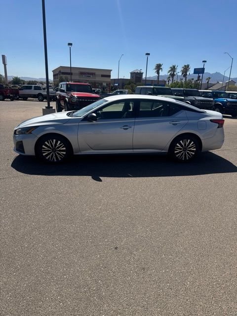 Used 2024 Brilliant Silver Metallic Nissan 2.5 SV image 3
