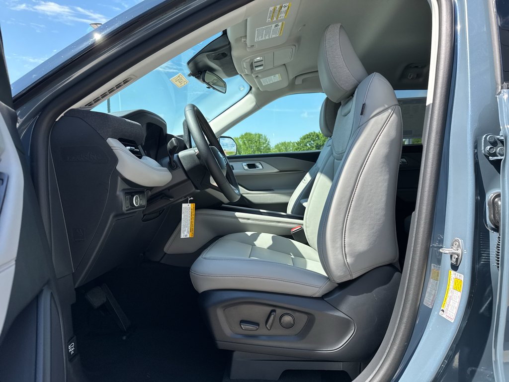New 2026 Vapor Blue Metallic Ford Active w/200A Pkg image 4