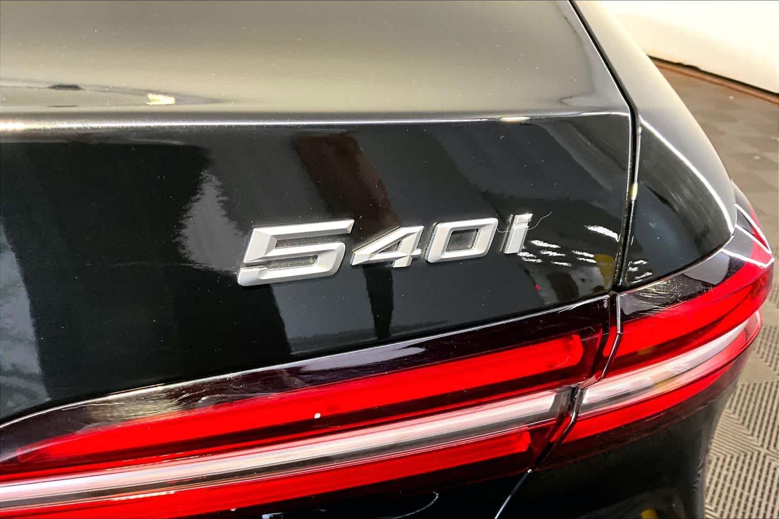 Used 2024 Black Sapphire Metallic BMW 540i xDrive image 10
