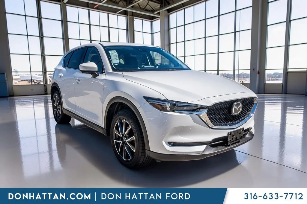 Used 2017 Snowflake White Pearl Metallic Mazda Grand Touring image 36