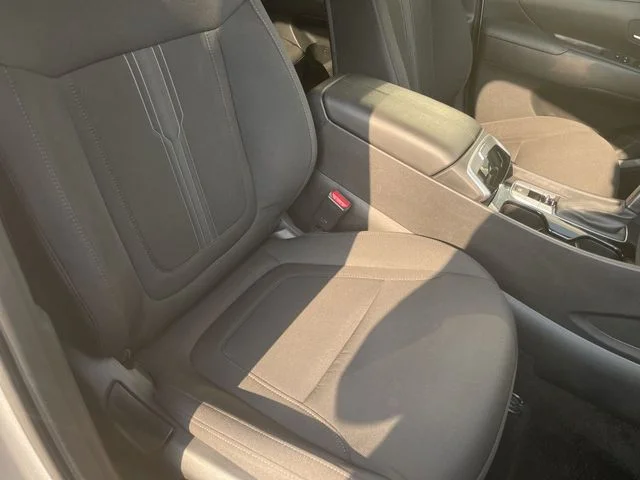 Used 2025 Silver Hyundai SEL image 23