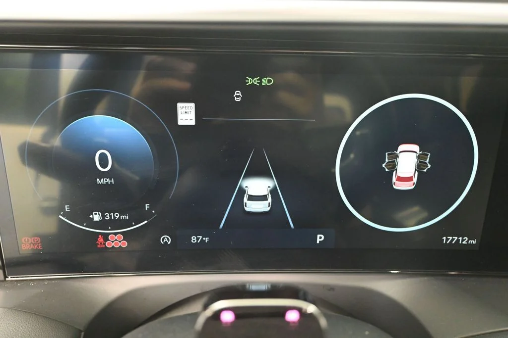 Used 2026 White Hyundai SEL Lite Roof Damage image 22