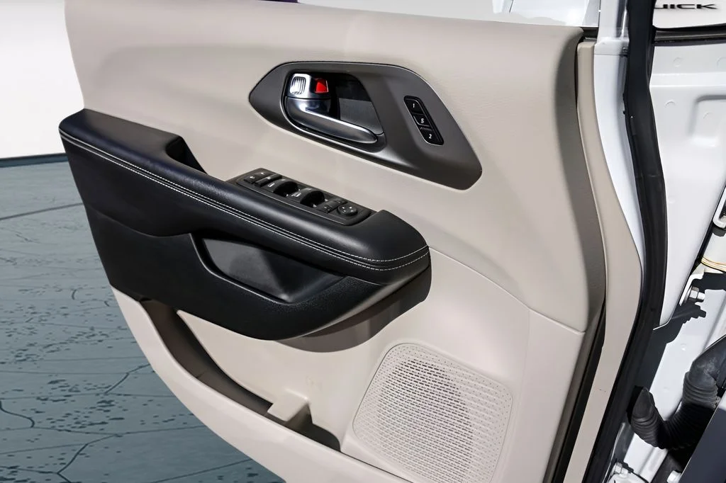 Used 2022 White Chrysler Touring L image 25