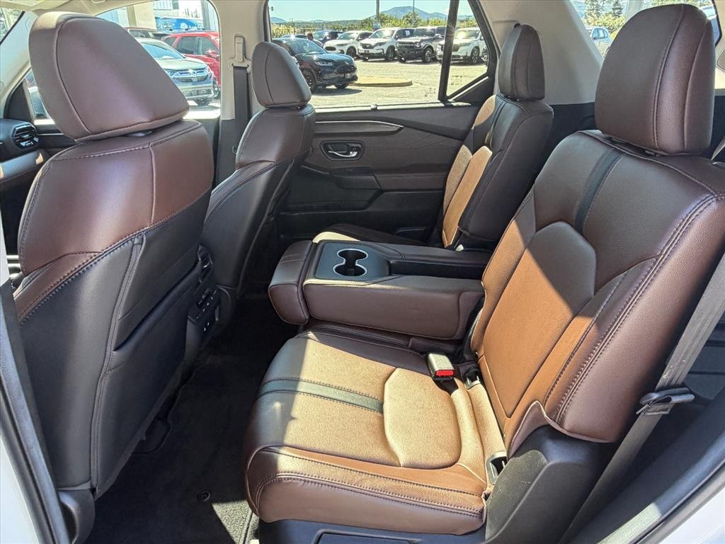 Used 2026 Platinum White Pearl Honda Touring image 20