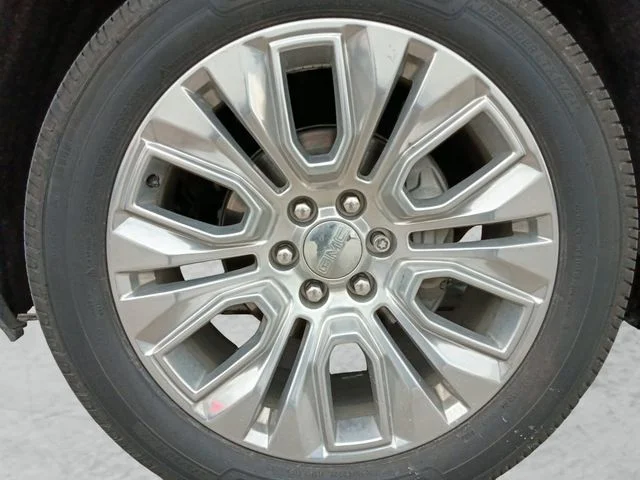 Used 2022 White GMC Denali image 23