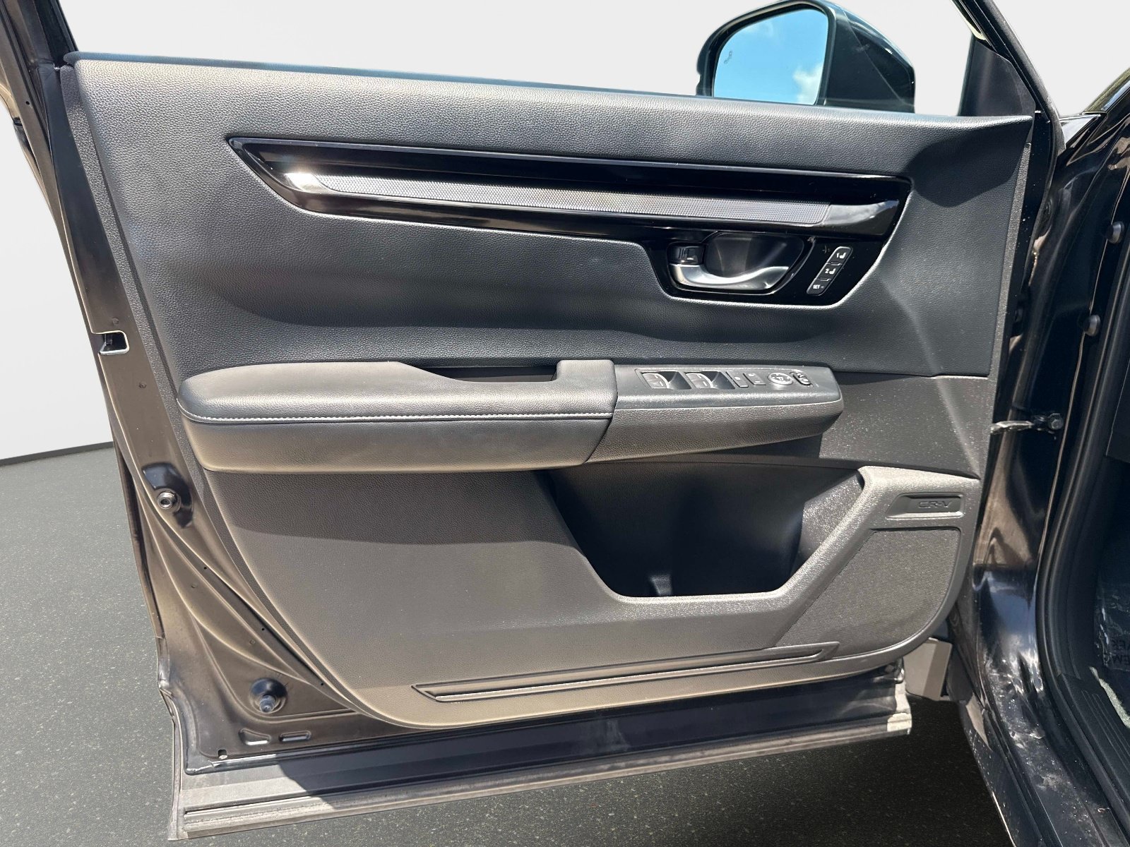 Used 2024 sparkle silver metallic Honda EX-L image 16