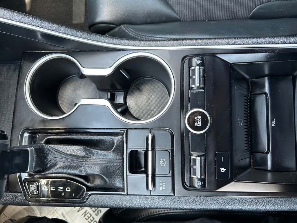 Used 2024 Gray Kia GT-Line image 23