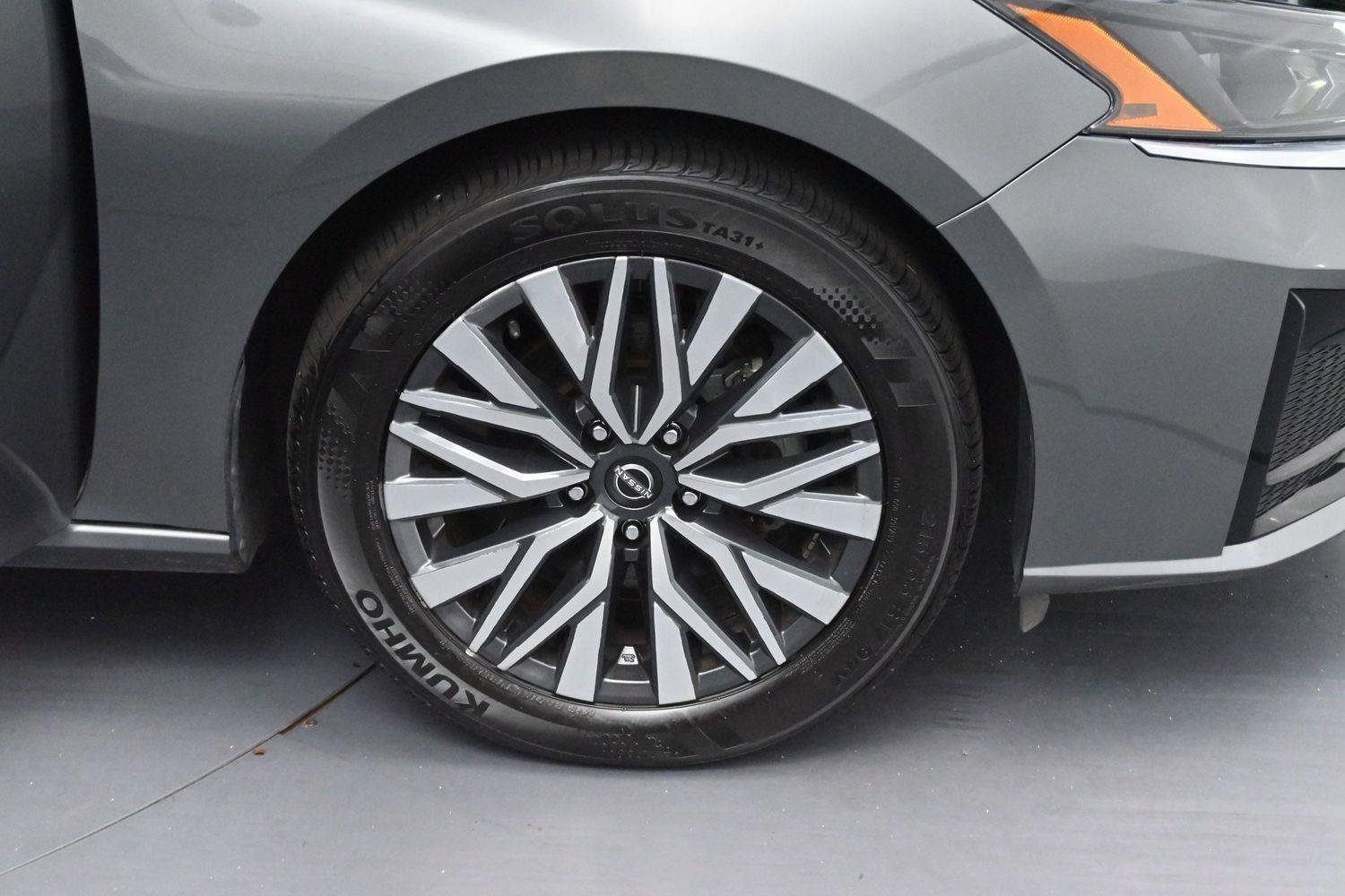 Used 2024 Gun Metallic Nissan 2.5 SV image 29