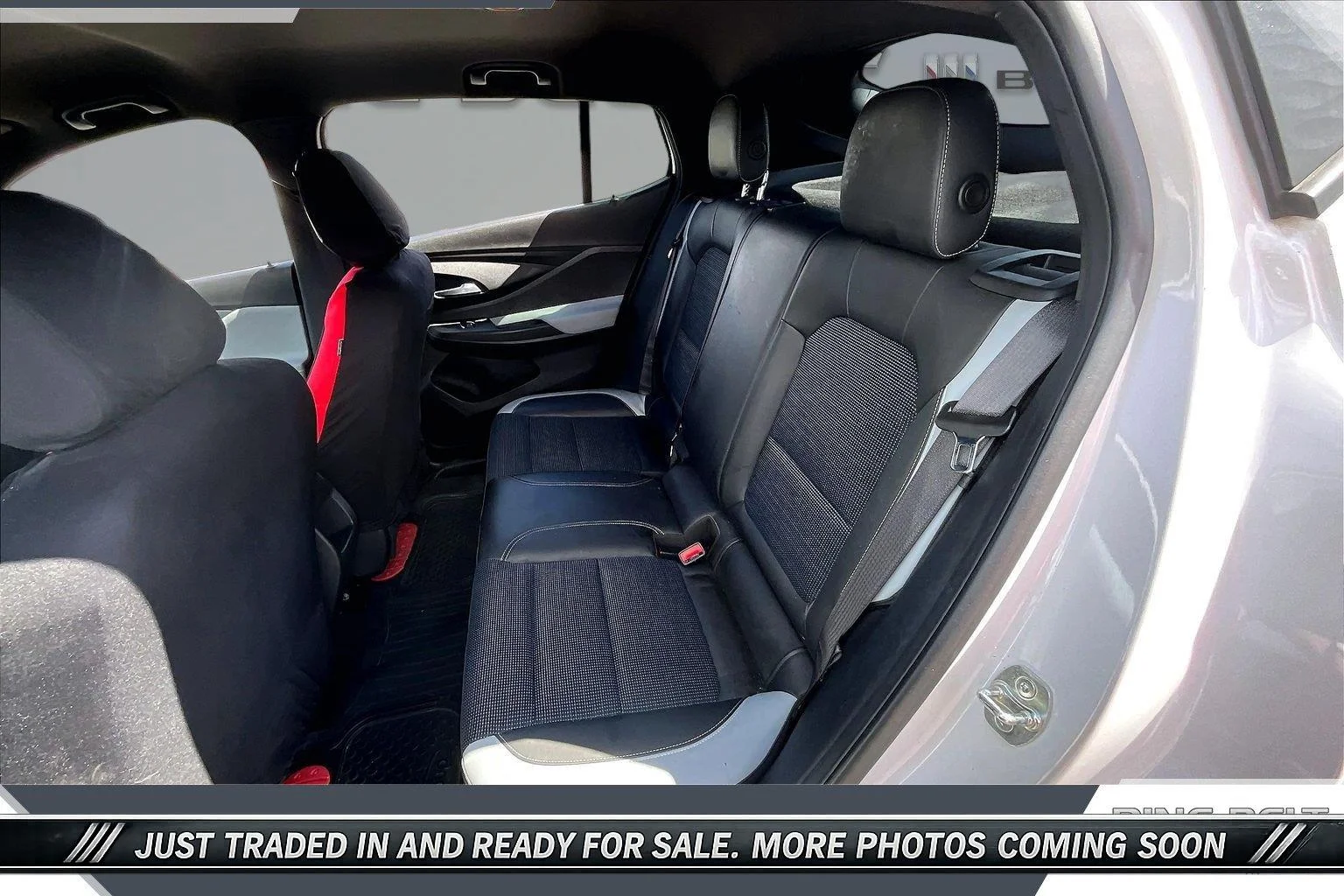 Used 2024 White Frost Tricoat Buick Preferred image 19