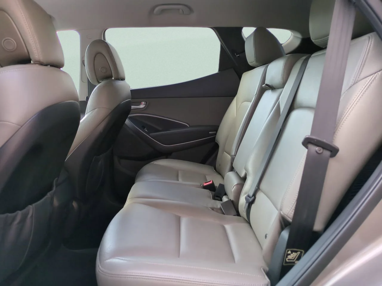 Used 2014 Mineral Gray Hyundai  image 10