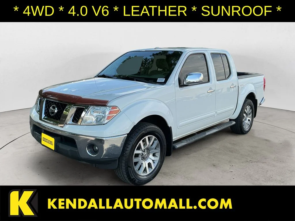Used 2013 White Nissan SL image 1