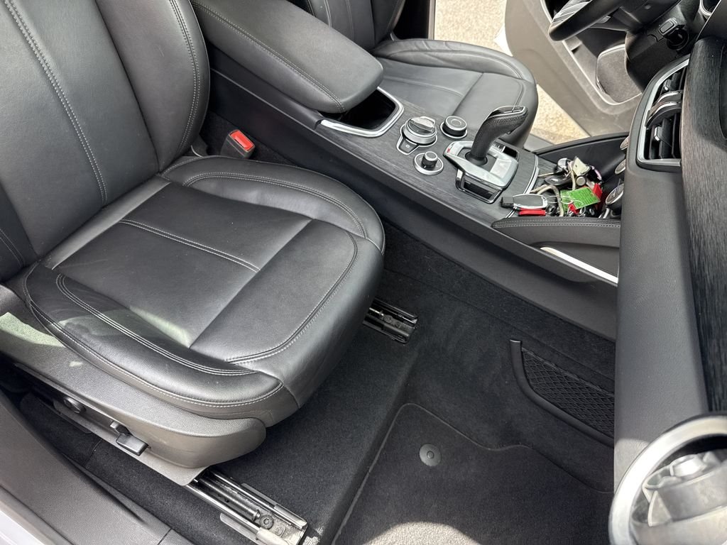 Used 2021 White Alfa Romeo Sprint image 32
