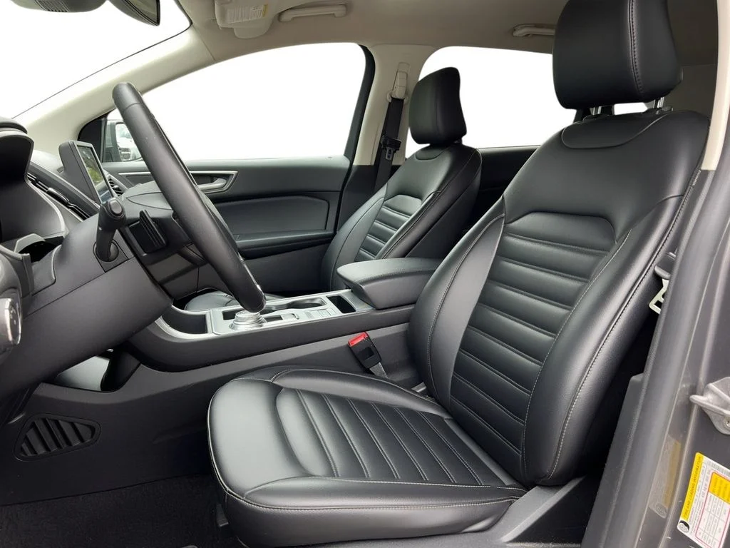 Used 2021 Gray Ford SEL image 6