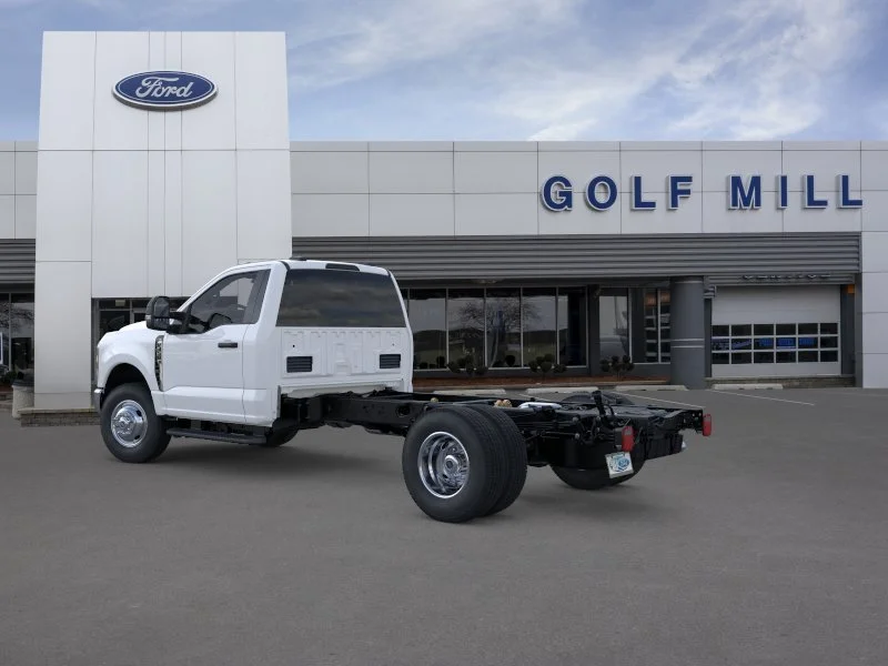 New 2026 Oxford White Ford XL image 3