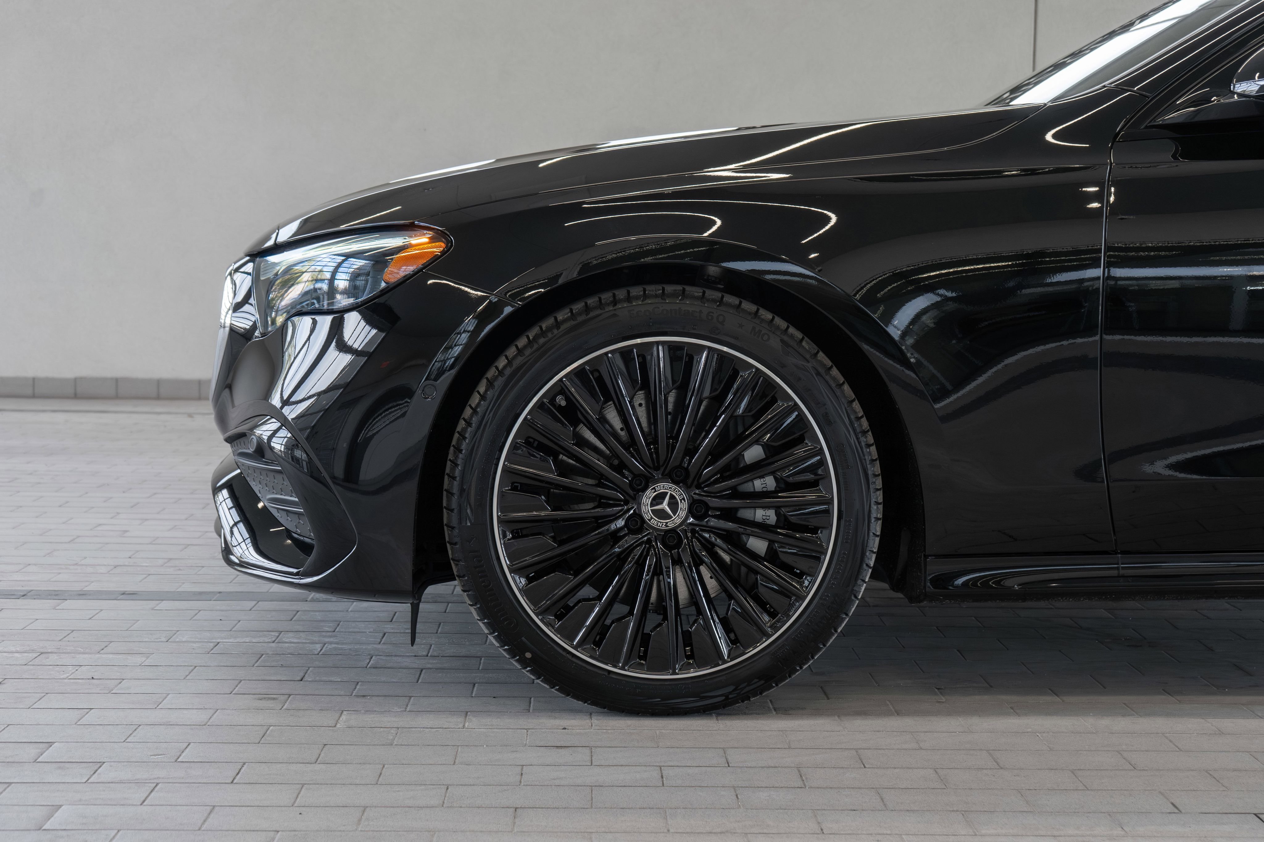 New 2026 Black Mercedes-Benz E 450 image 4