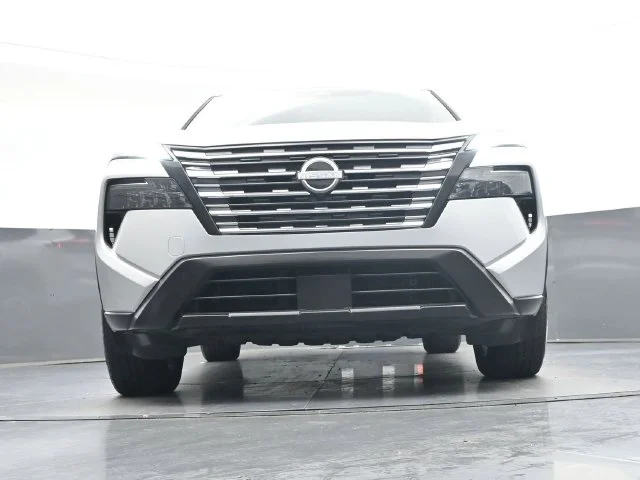 Used 2025 Brilliant Silver Metallic Nissan SV image 37