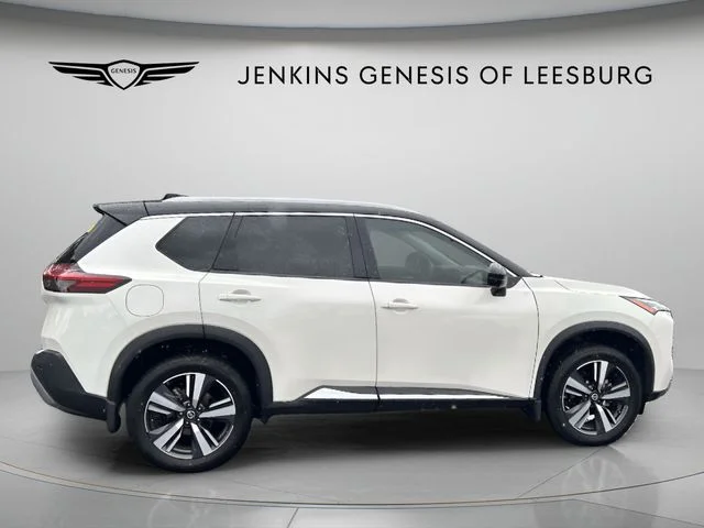 Used 2021 White Nissan SL image 4