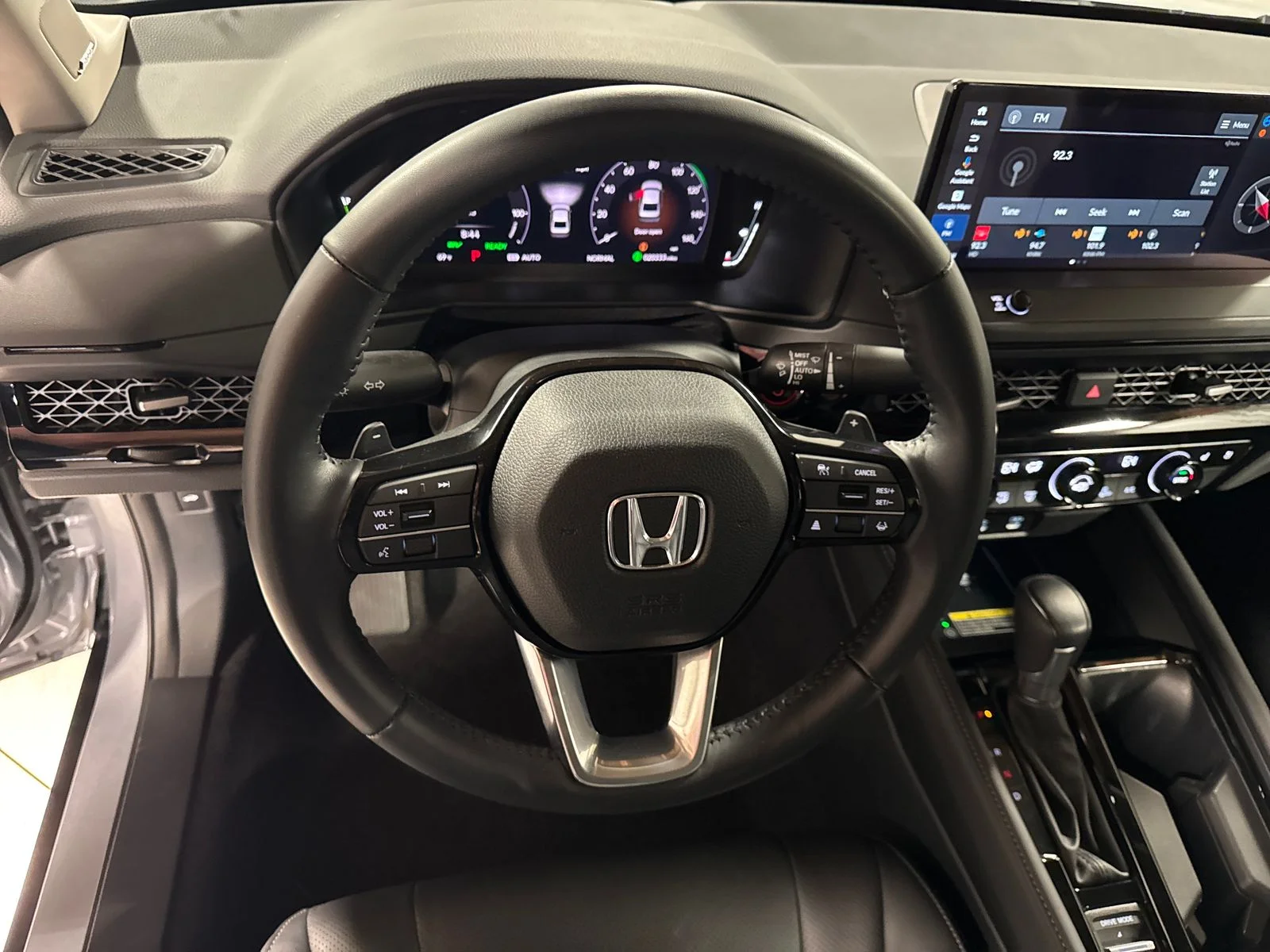 2023 Honda Accord Hybrid Touring - Photo 18