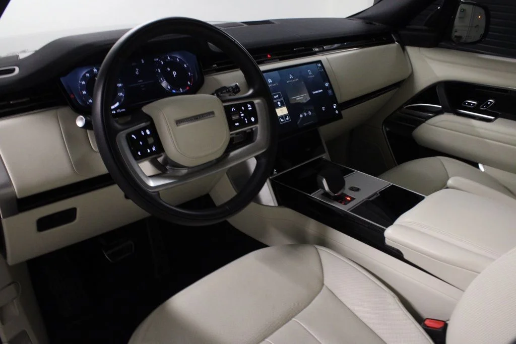 Certified Used 2025  Land Rover SE image 4