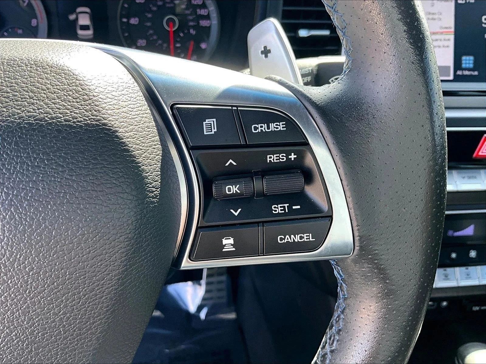 Used 2018 Phantom Black Hyundai Limited image 21