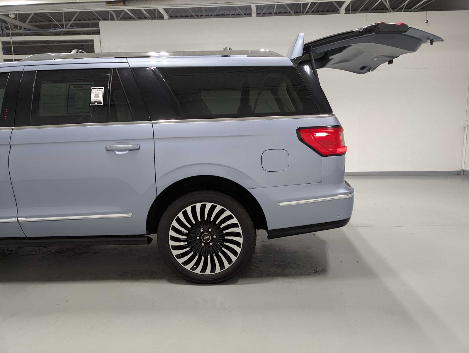 Used 2021 Chroma Crystal Blue Lincoln Black Label image 11