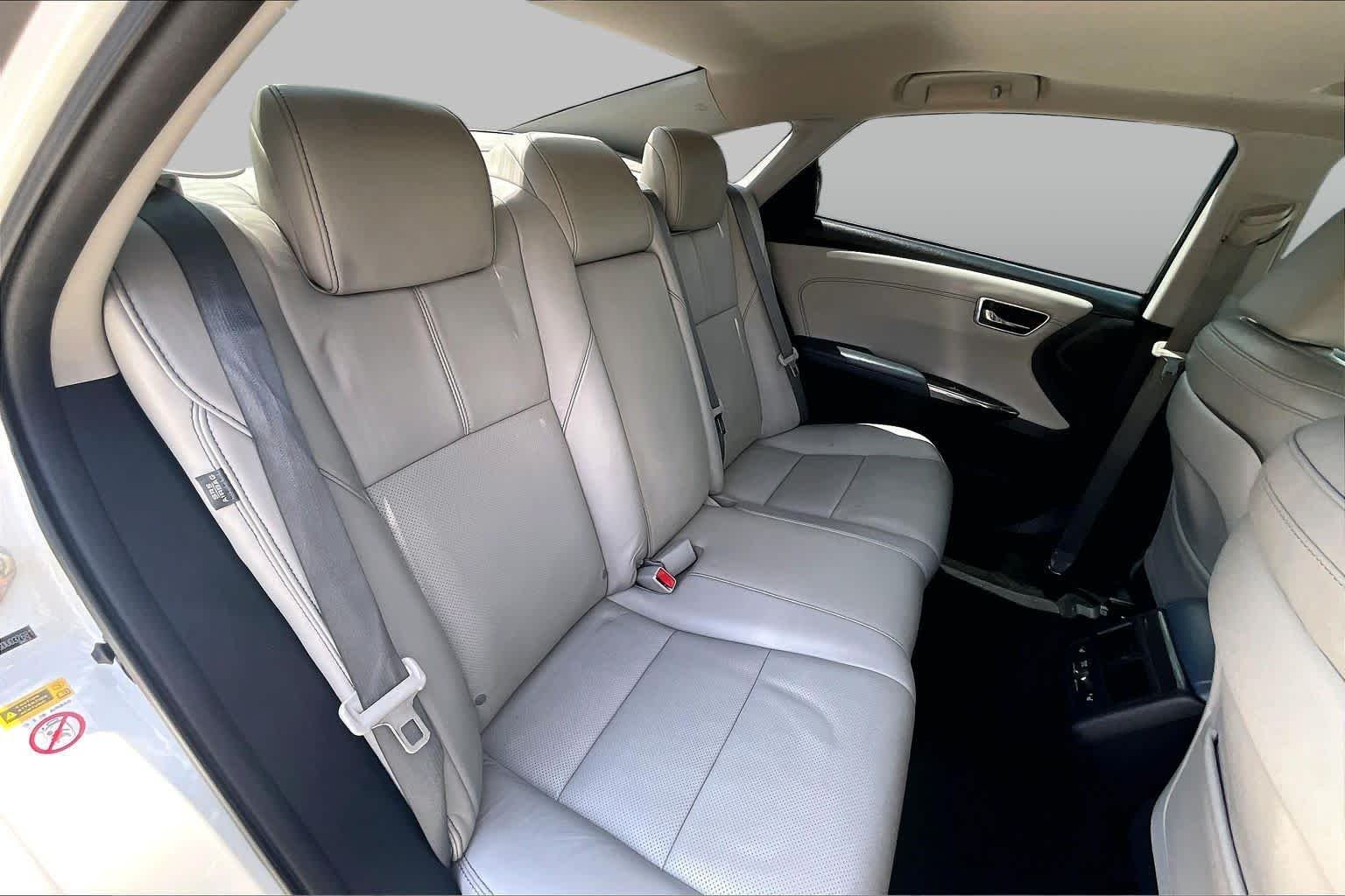 Used 2013 Blizzard Pearl Toyota Limited image 19