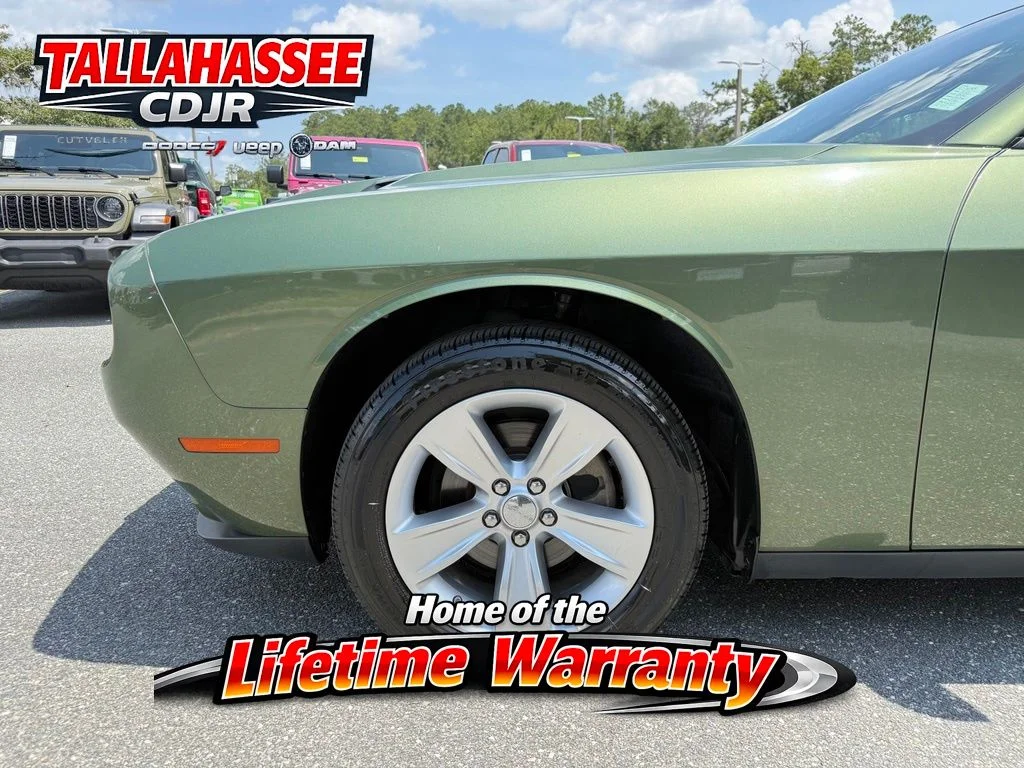 Used 2023 Green Dodge SXT image 11