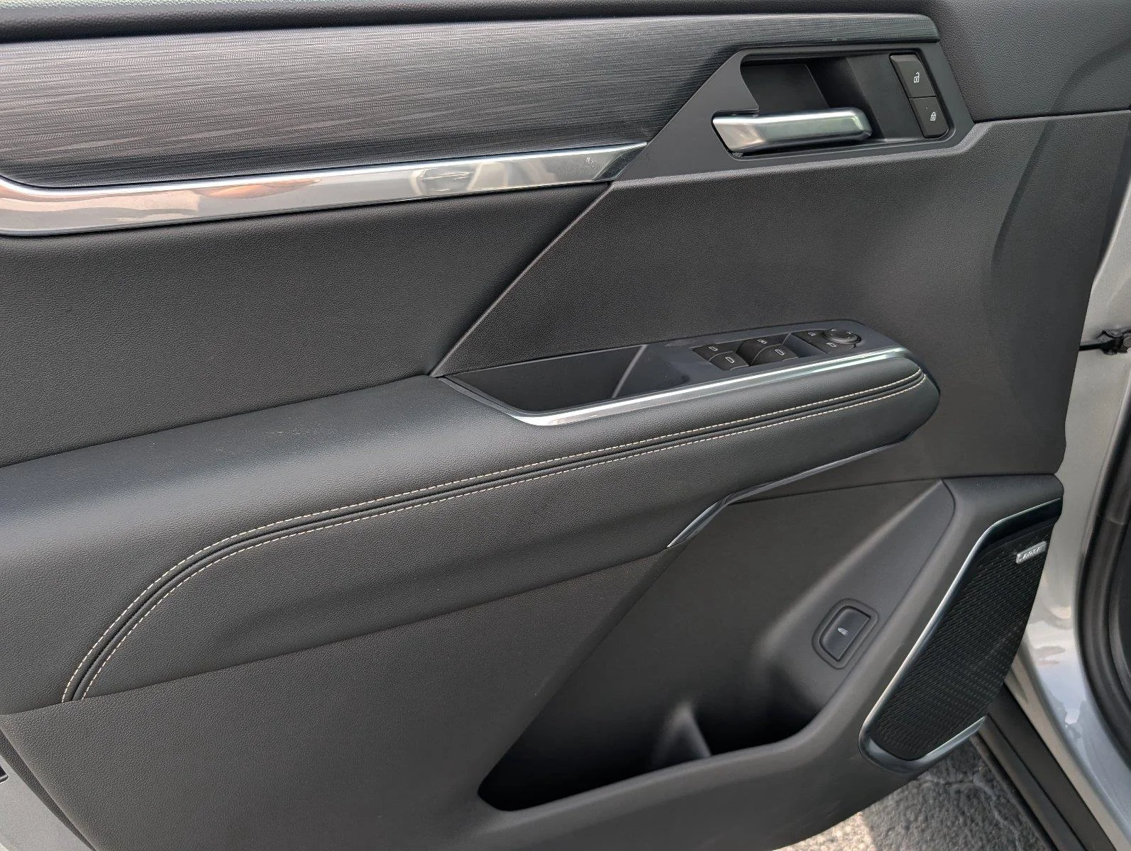 New 2027 Sterling Metallic GMC Elevation image 14