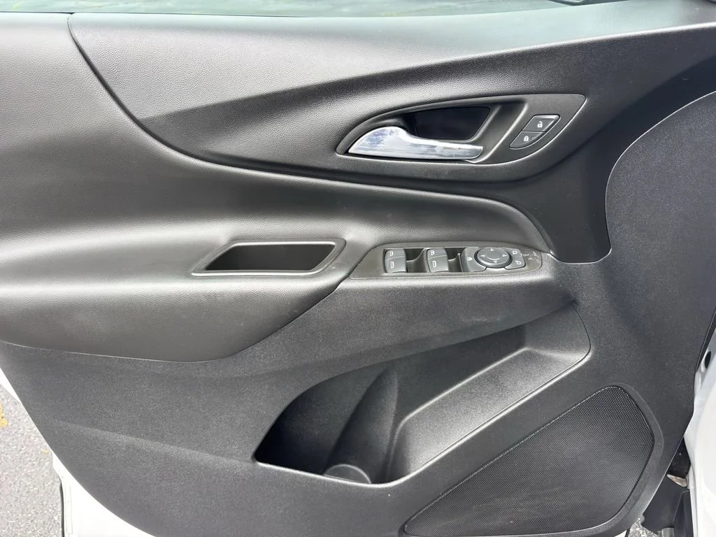 Used 2022 Summit White Chevrolet LT image 14