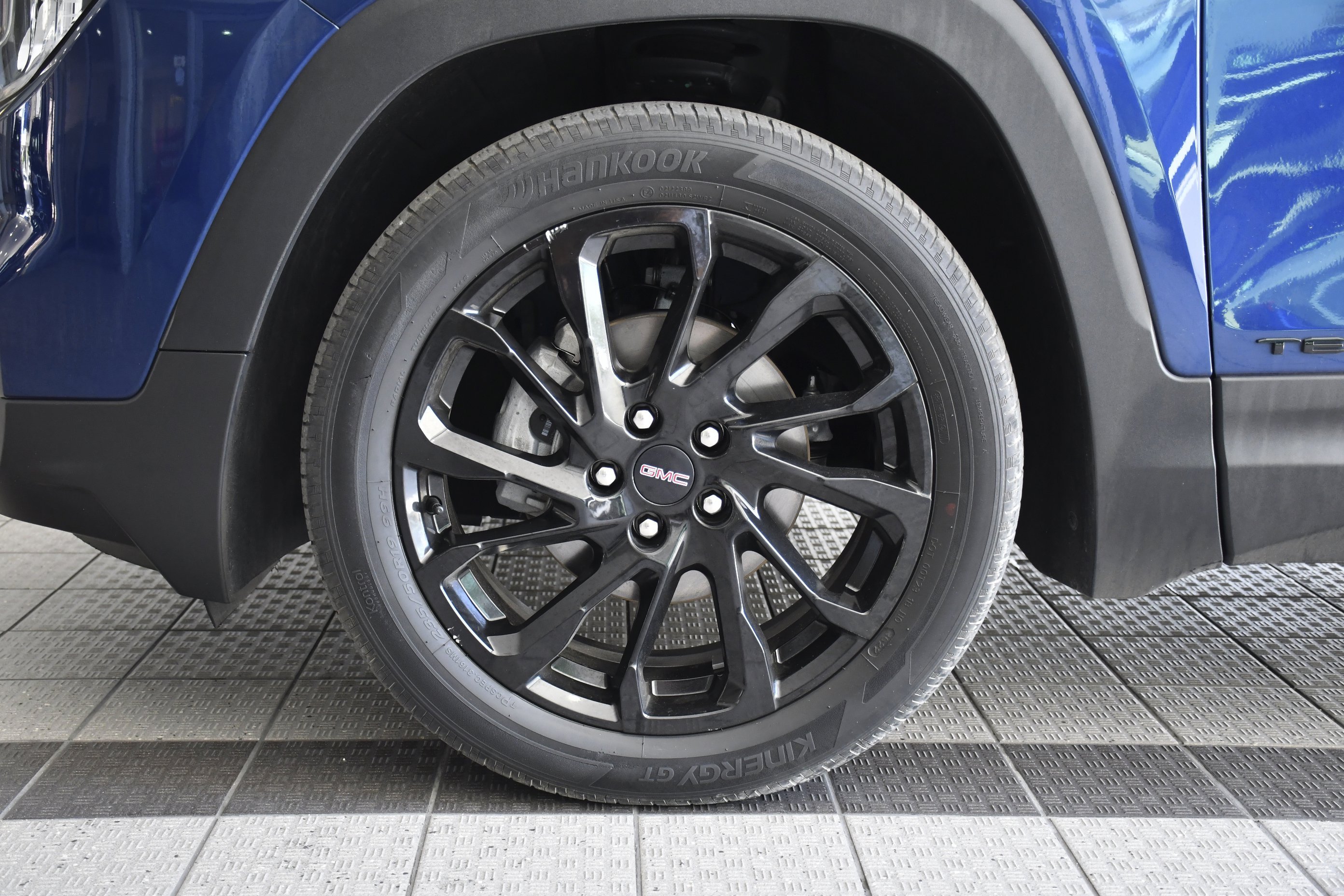 Used 2023 Marine Metallic GMC SLT image 30