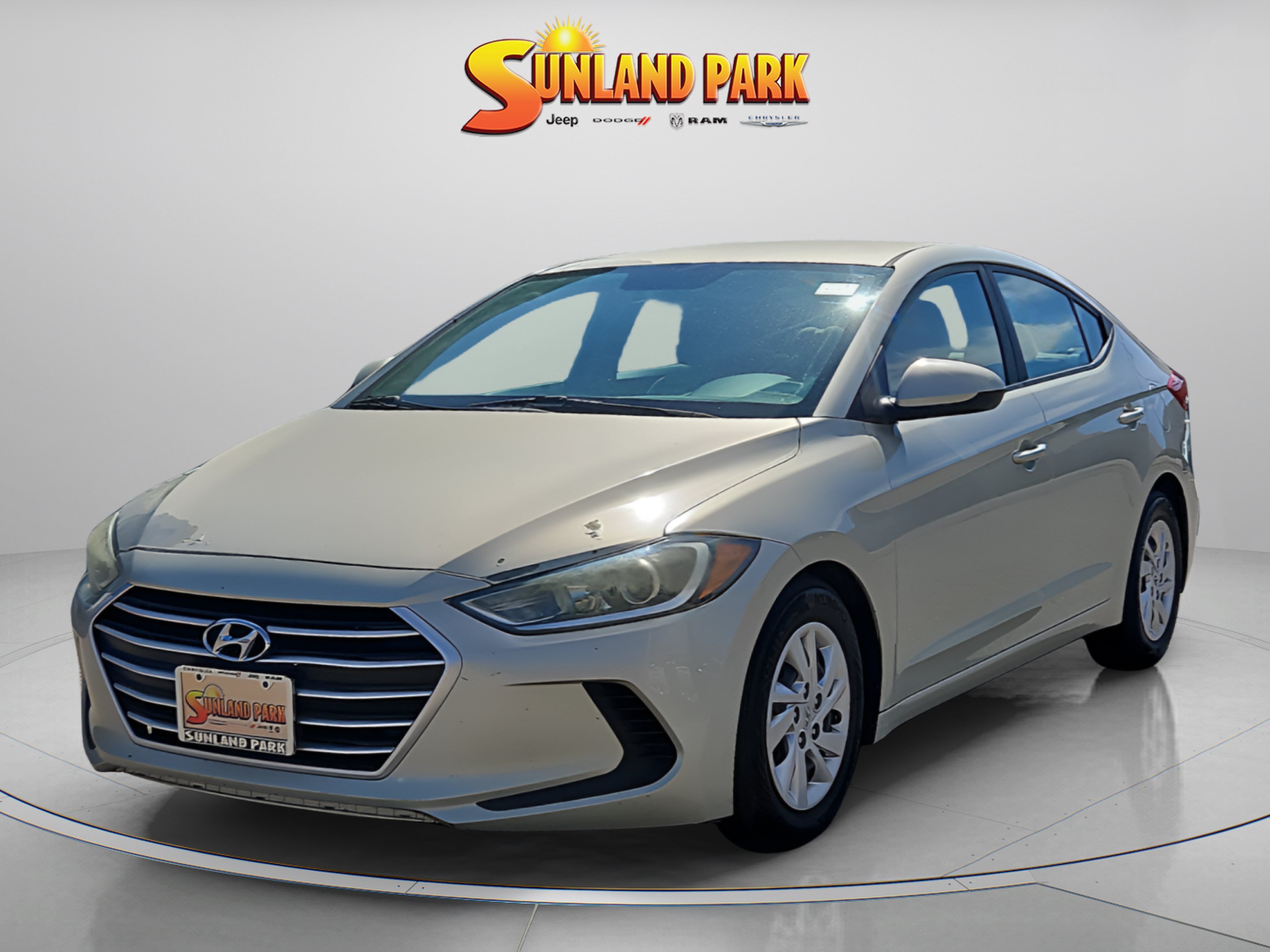Used 2017 Mineral Beige Hyundai SE image 2