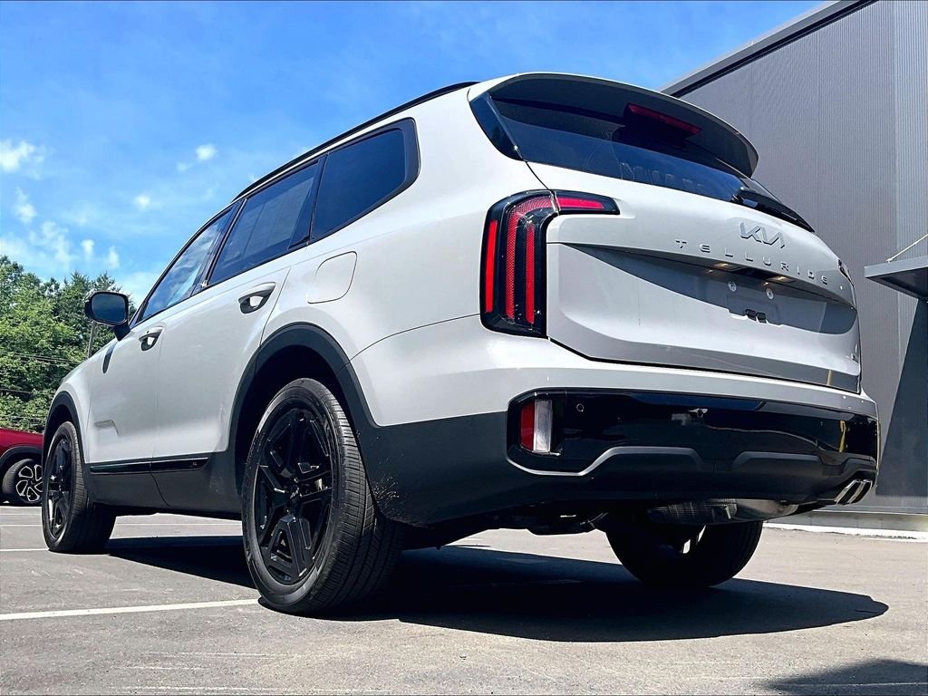 Used 2024 Gray Kia EX X-Line image 5