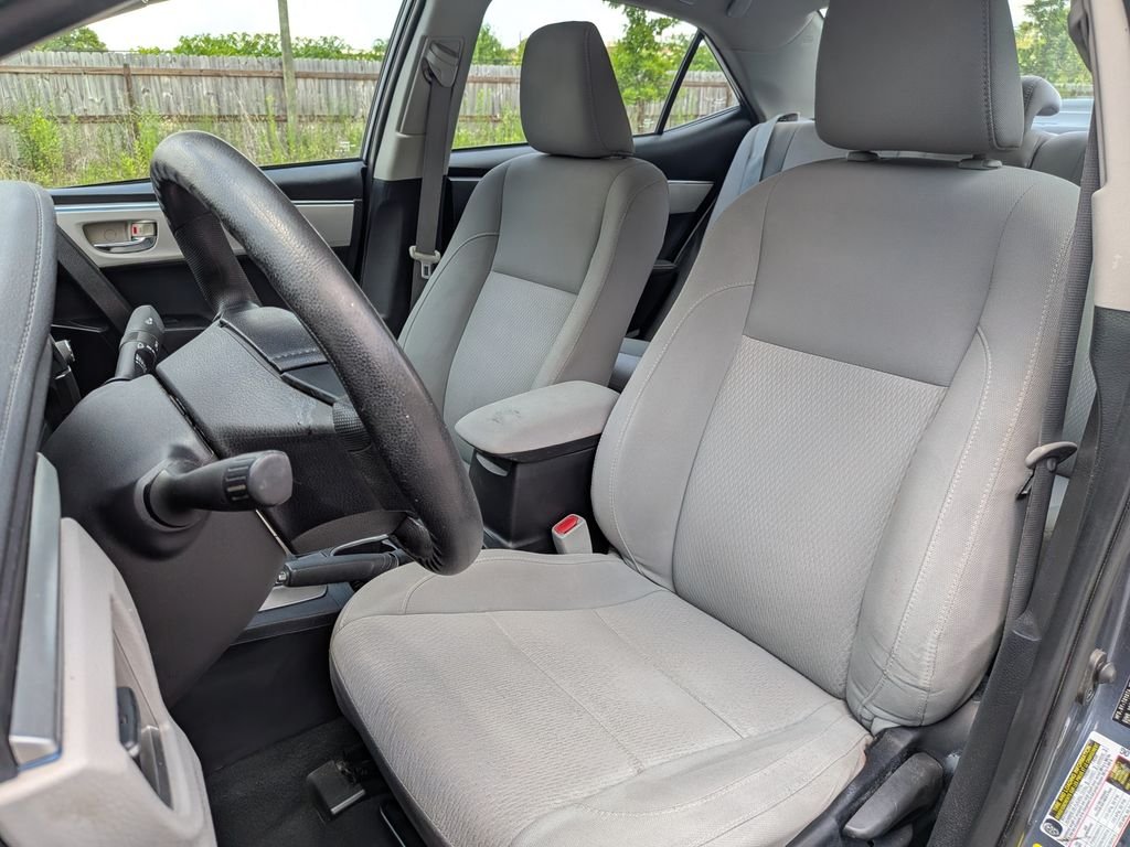 Used 2015 Gray Toyota LE image 11