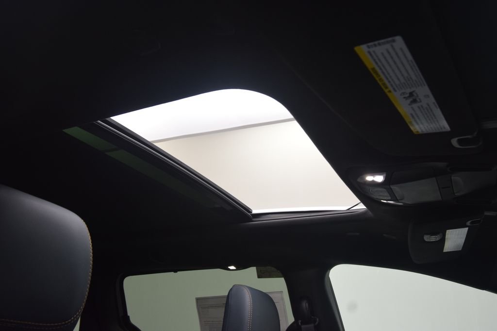 New 2027 Bright White Clear-Coat Exterior Paint Chrysler Pinnacle image 16
