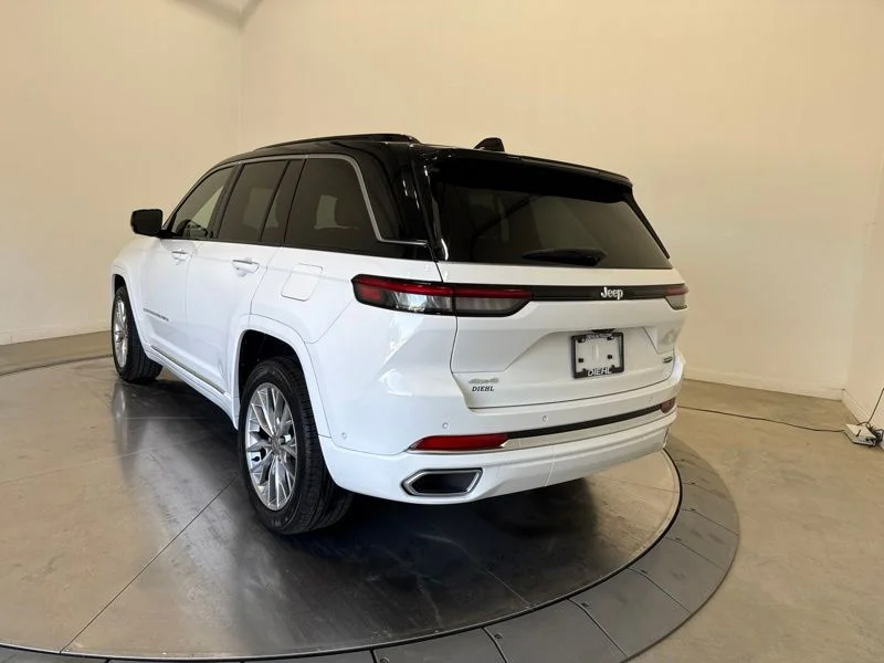 Used 2025 White Jeep Summit image 5