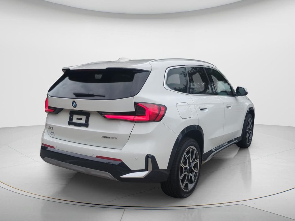 New 2026 Alpine White BMW xDrive28i image 5