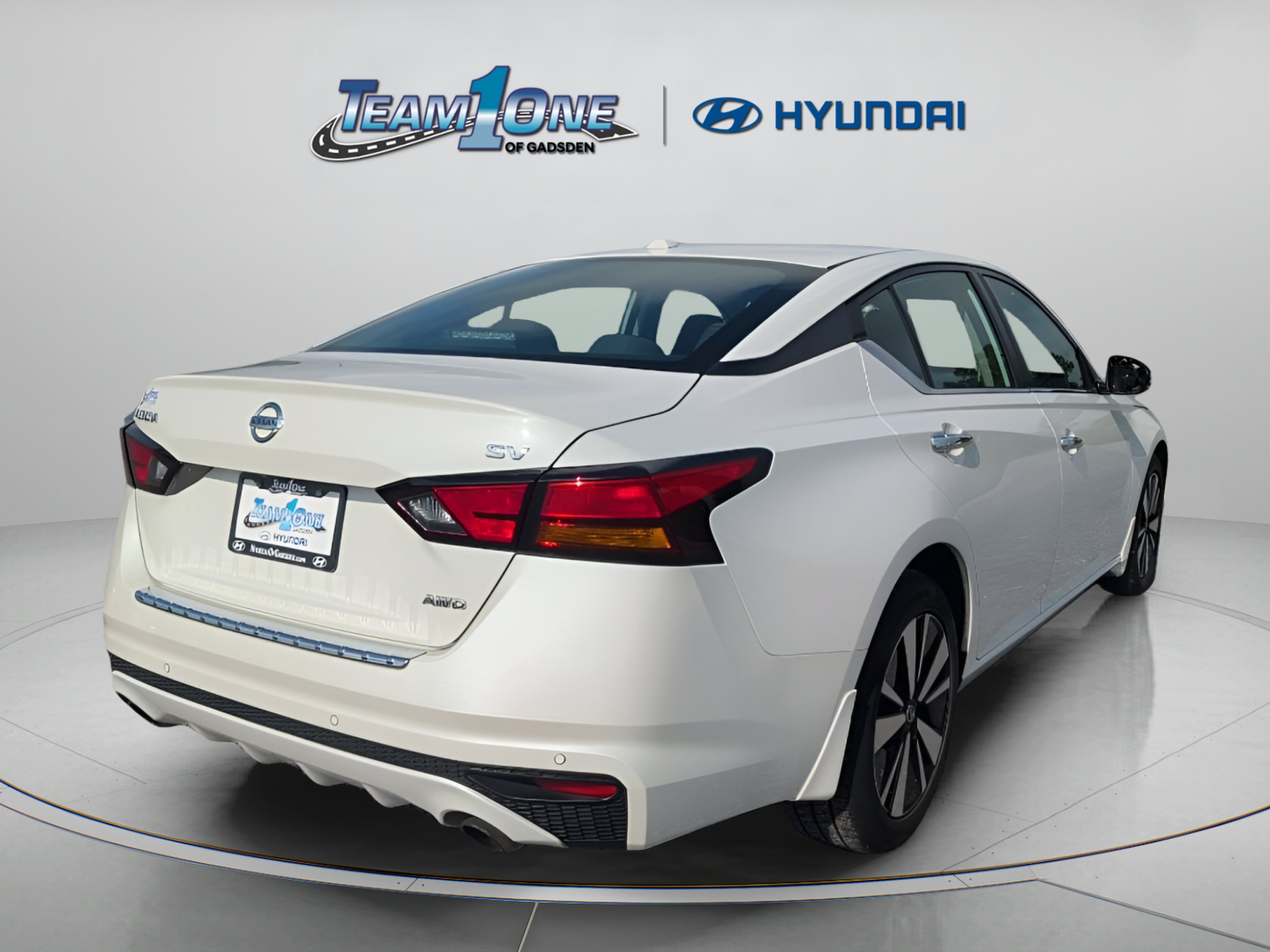 Used 2022 Pearl White Tricoat Nissan 2.5 SV image 8