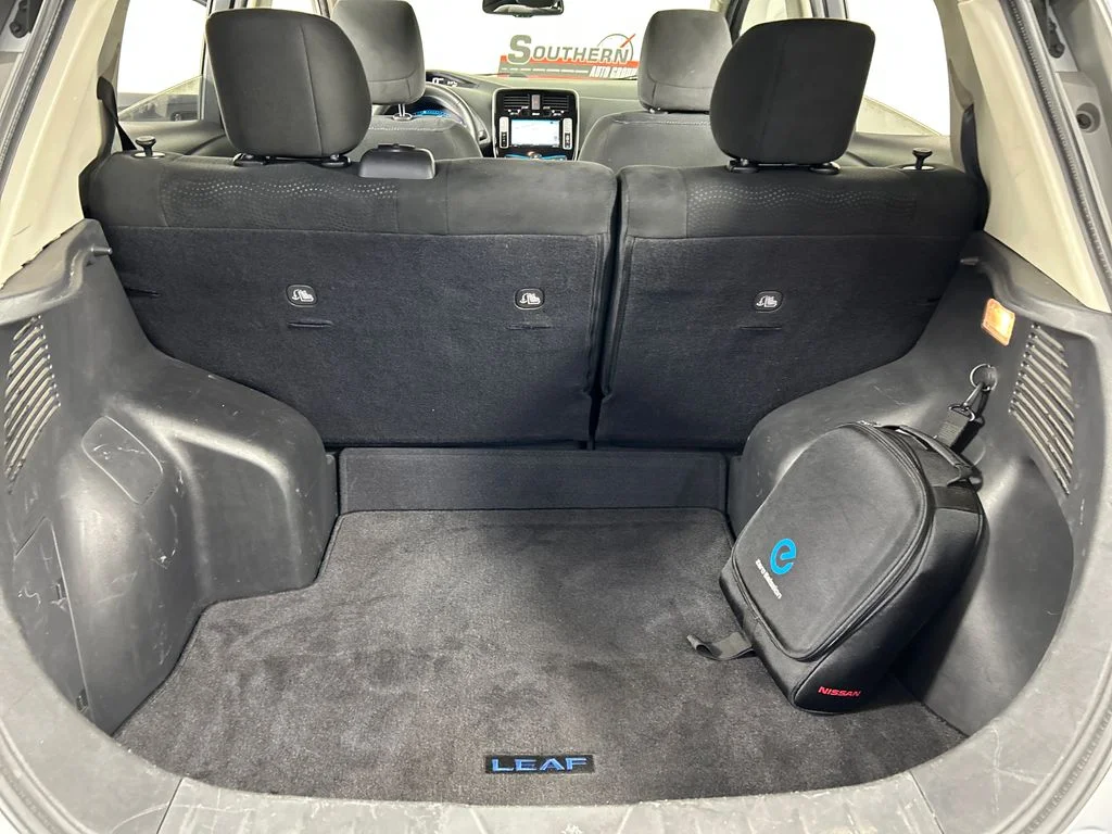 Used 2015 Silver Nissan SV image 20