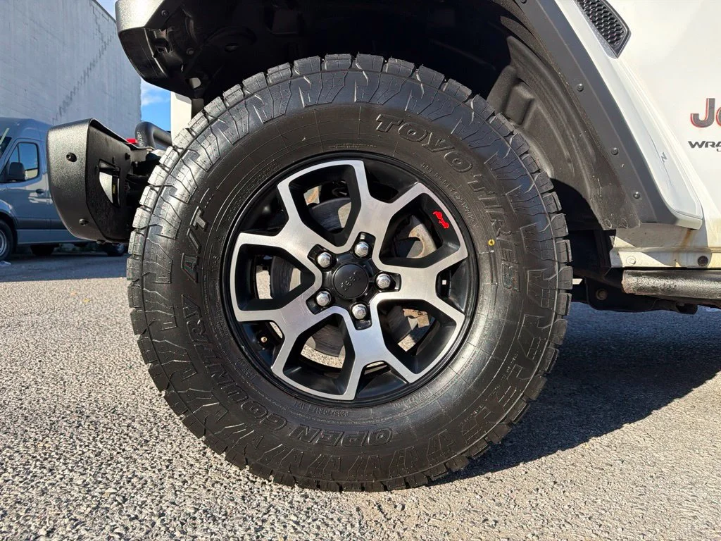 Used 2021 White Jeep Unlimited Rubicon image 6