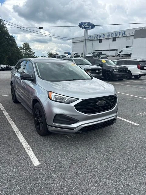Used 2023 Silver Ford SE image 1